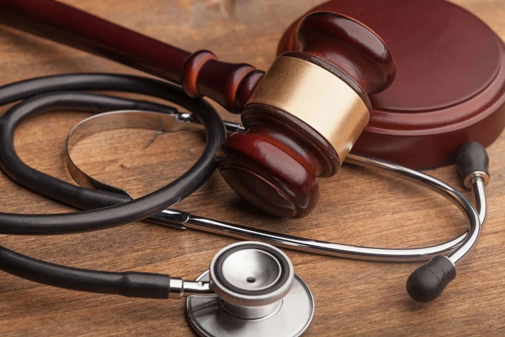 Differences Between Medical Malpractice & Wrongful Death